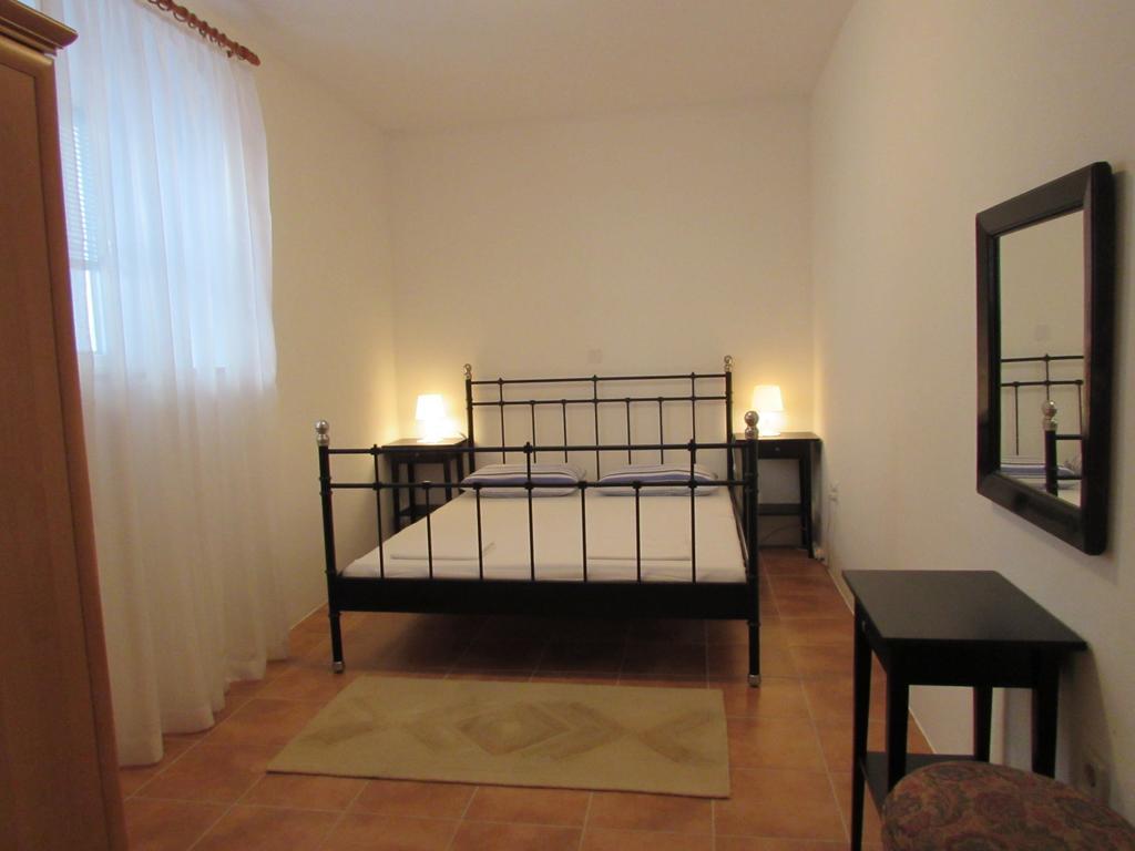 Apartments Madirazza Traù Esterno foto